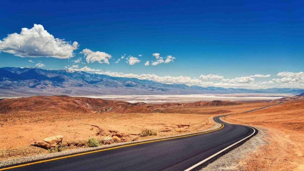 Scorcio lungo la Death Valley Scenic Byway California