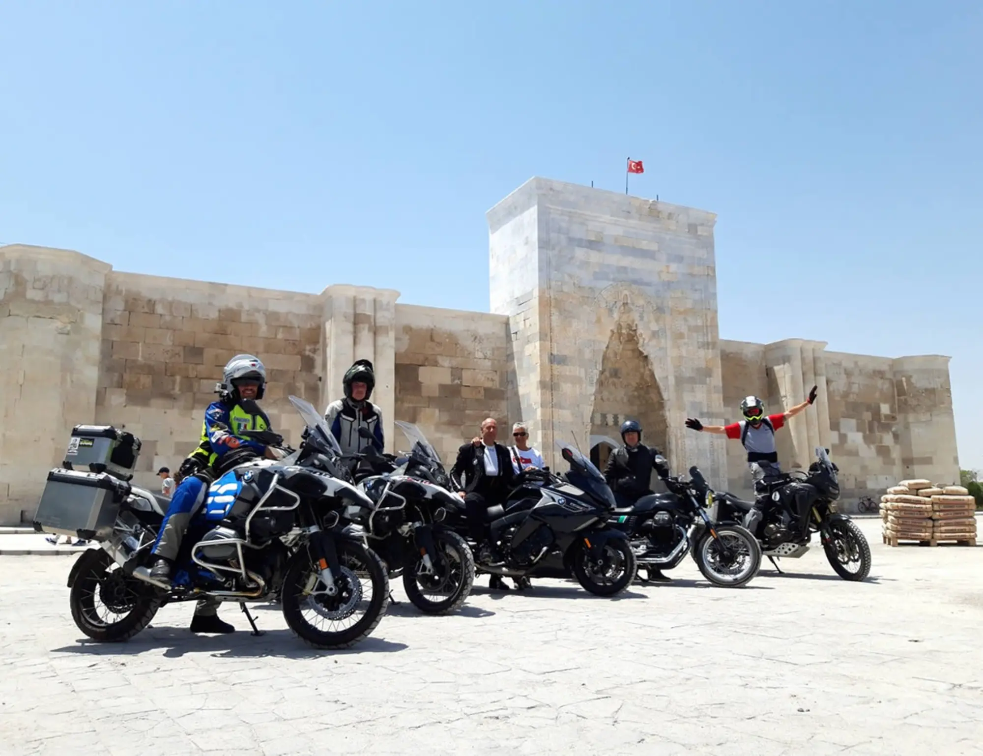 viaggi di gruppo in moto 77Roads