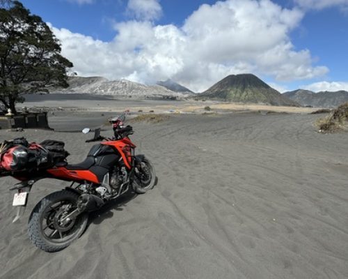 indonesia-in-moto-17-rhzbbsxjm7ashdfki72ky14a3zn1uhfeb6wv51oucg